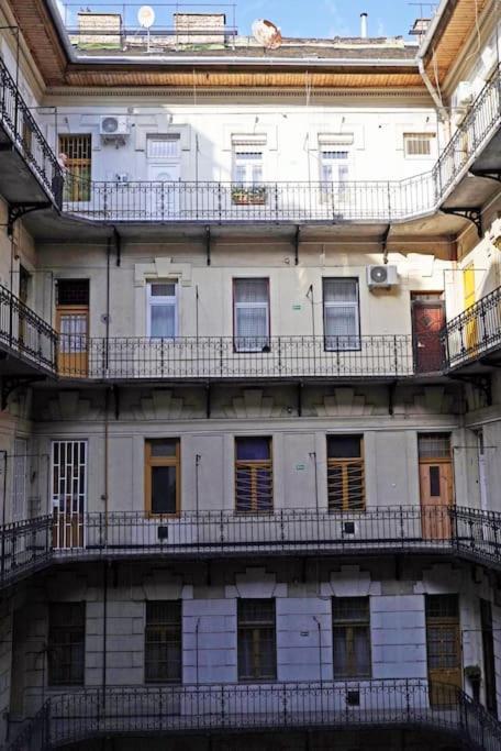 Apartment R69 *