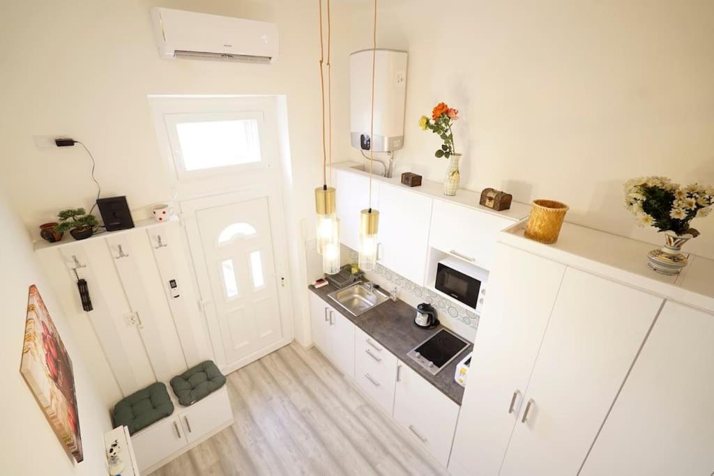 Apartment R69